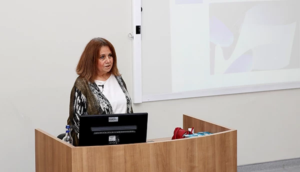 6496a23bbb7-Oya_Akman_GPT.JPG