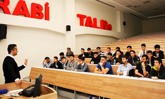 cfb-FransadaYasayanTurkGencleri.jpg