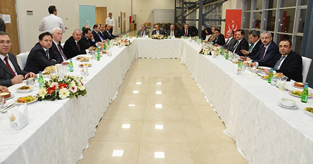 138719ba-499e-419f-8afd-e505ab3961f9-istanbuluyonetenlerbulusmasi.jpg