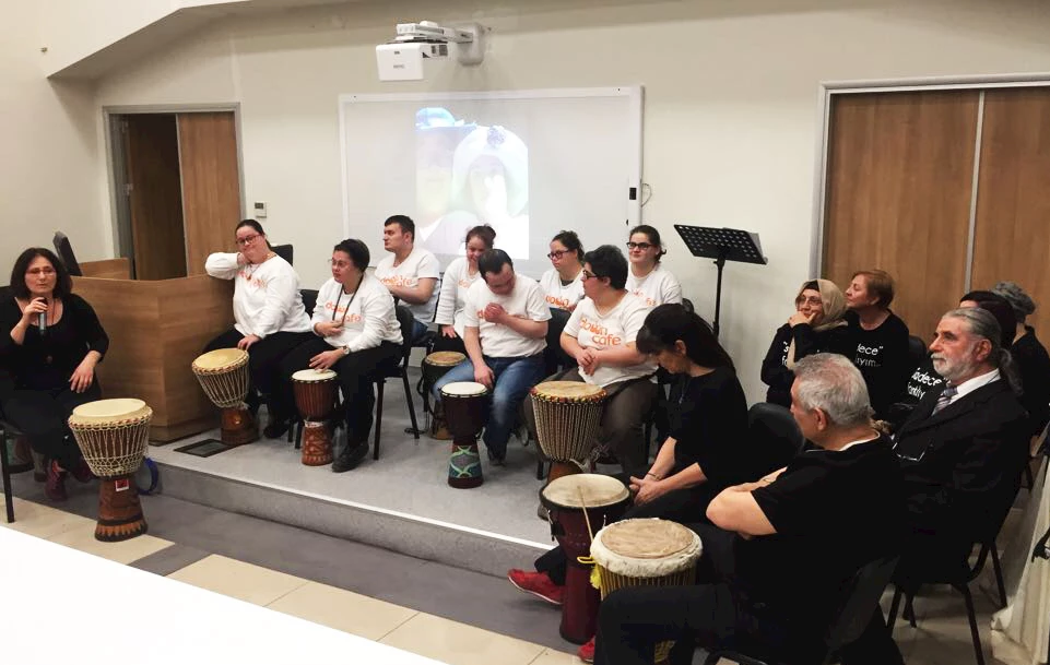 3-845d-845085defffb-Down_Sendrom_2017N