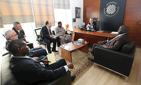 2e0ca98c-816b-4777-ae3a-c8bb2415910f-Gambia_Rektor_Aydin_Ziyaret.JPG