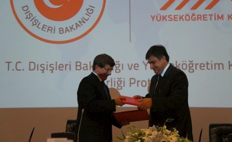 b125-e43102a52683-cetinsaya-davutoglu.jpg