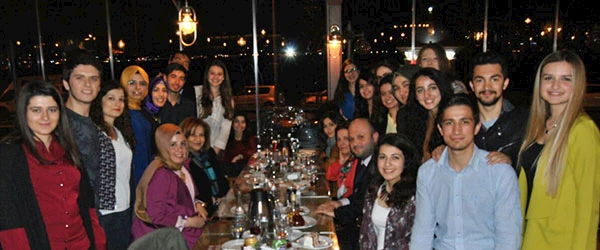 b23ce8b2-FTR_Aksam_yemegi_2015.jpg