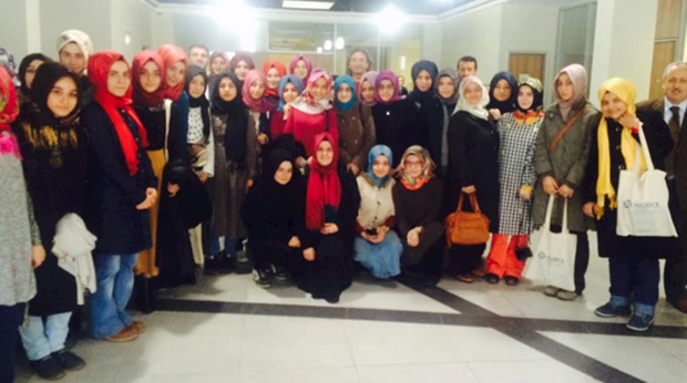 84b37e78-933a-4b5d-a6ad-3f9c14a3d091-imamhatip_medipol_gezi.jpg