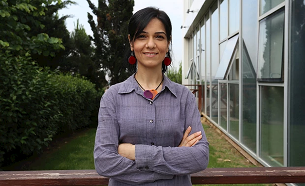 602670fc07a8-Sultan_Sibel_Erdem.JPG