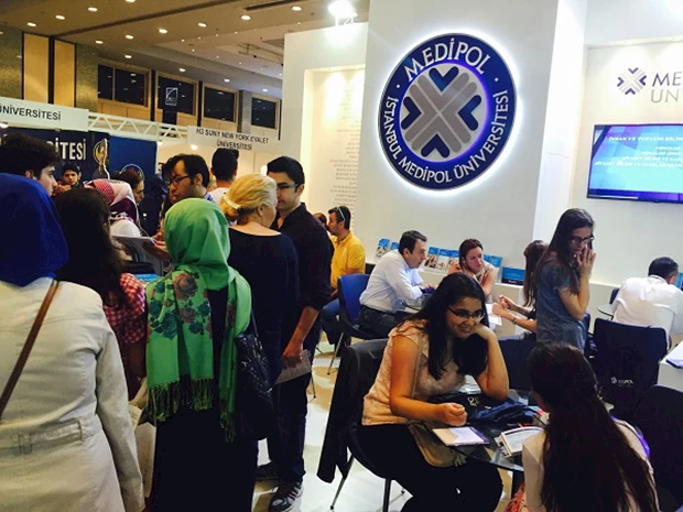 -d0e348c230ef-Rektor_Aydin_Lutfu_Kirdar_Universite_Tanitim_Fuari.jpg