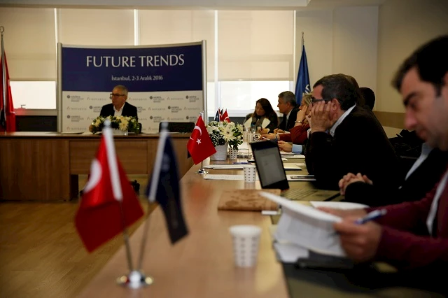 f0-8eac-43ff-8b33-6a03f02e589e-Future_Trends2016.JPG