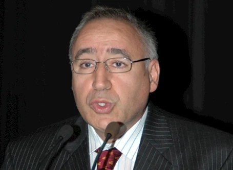 b69c1ece-82bf-4d96-afe1-f2b79f604f02-metin_akay.jpg