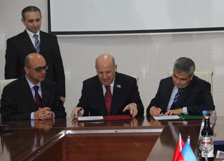 6925a656-azerbaycan-protokol-imza.JPG