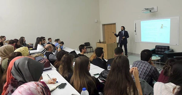 -d74554ef2206-Metin_Uyar_Eczacilar.jpg