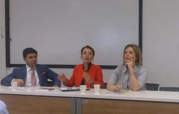 b8c571089-Kisisel_Verilerin_Korumasi_Konferansi.jpg