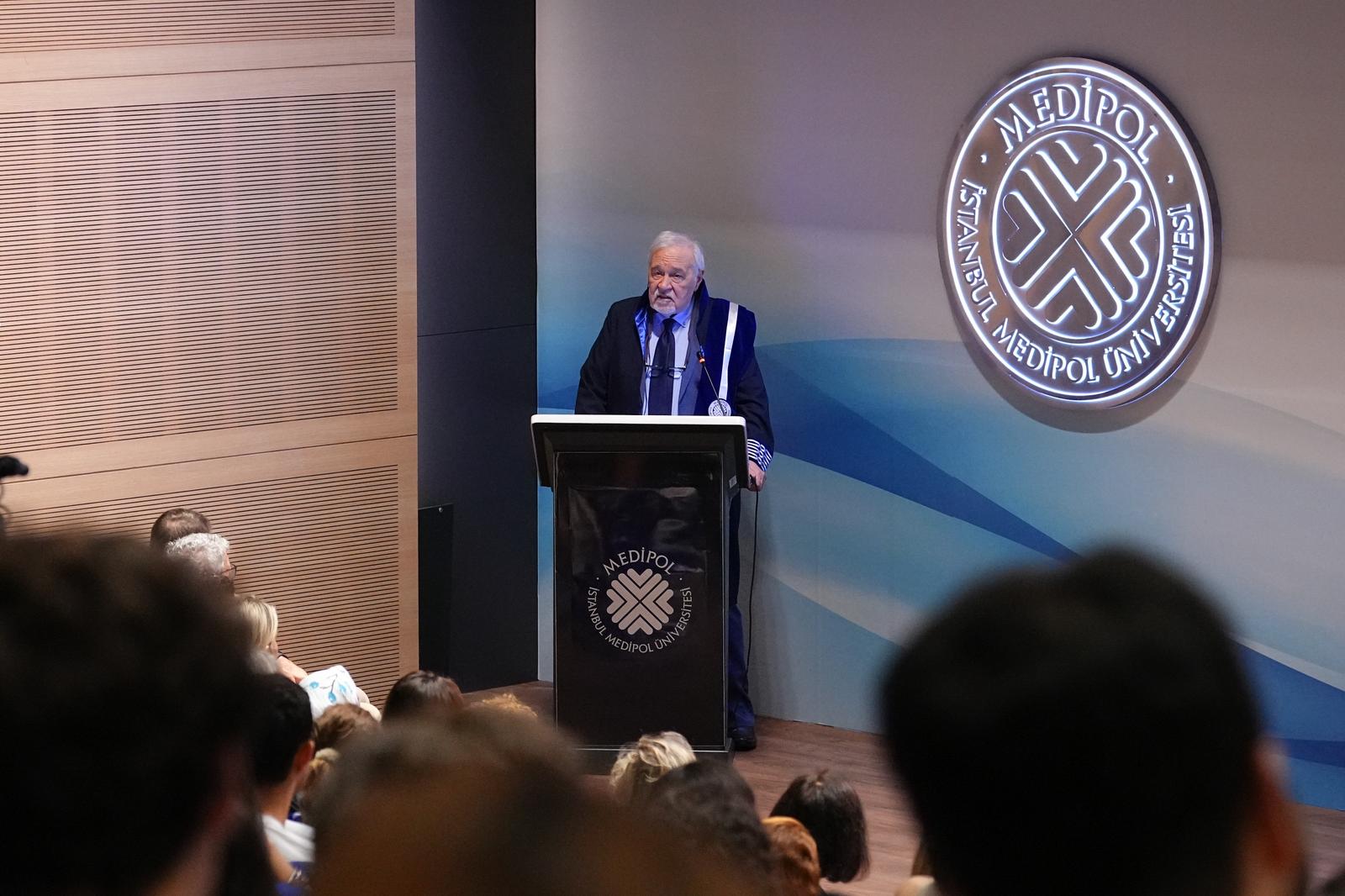 İlber Ortaylı